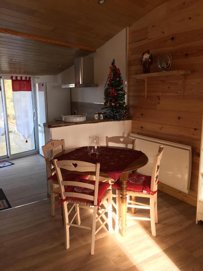 Logement Paisible A La Campagne Aubarede Екстер'єр фото